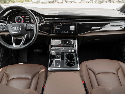 Used 2025 Audi Q7 3.0T Premium Plus AWD/4WD image 8