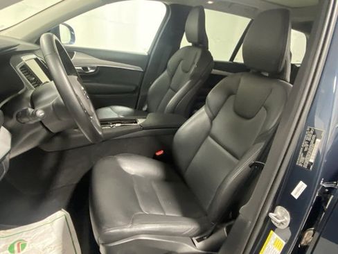 Certified 2025 Volvo XC90 B5 Core image 11