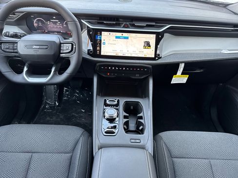 New 2026 Jeep Cherokee Laredo image 12