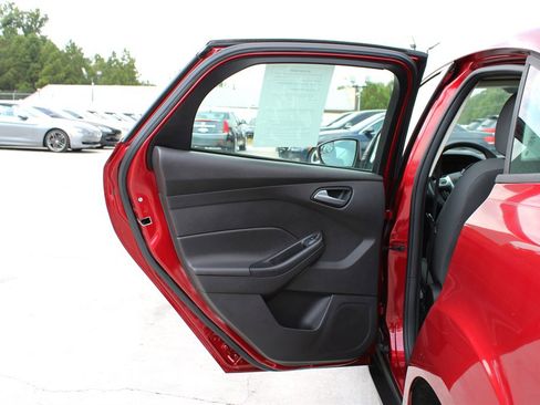 Used 2013 Ford Focus SE image 27