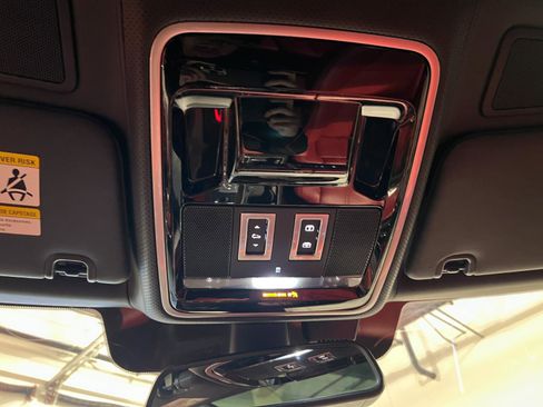 Used 2015 Land Rover Range Rover Autobiography image 22