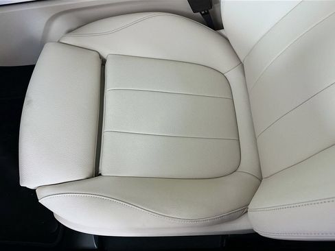 Used 2026 Mercedes-Benz GLB 250 4MATIC image 18