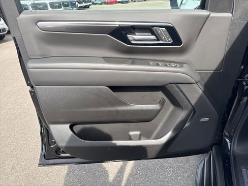 New 2026 Chevrolet Suburban RST w/ RST Capability Package image 31