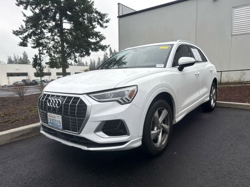 Used 2019 Audi Q3 2.0T Premium Plus image 3