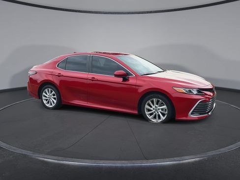 Used 2023 Toyota Camry LE FWD image 2