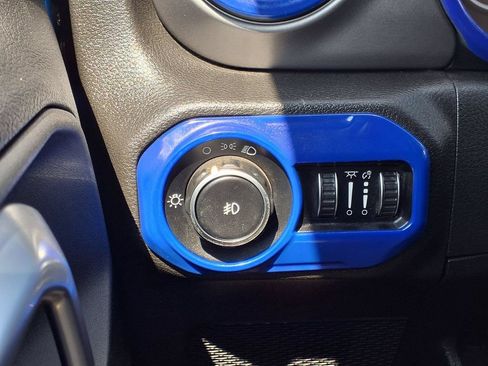 Used 2021 Jeep Wrangler Sport AWD/4WD image 18