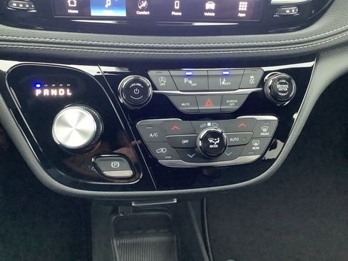 New 2026 Chrysler Pacifica Select image 20