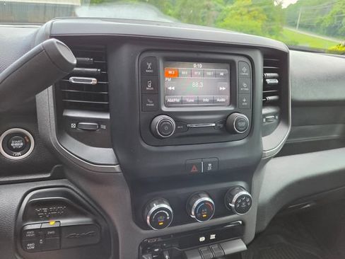 Used 2024 RAM 3500 Tradesman w/ Chrome Appearance Group AWD/4WD image 15
