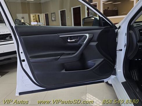Used 2017 Nissan Altima 2.5 SV FWD image 11