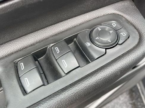 Used 2022 GMC Terrain SLE w/ Driver Convenience Package AWD/4WD image 13