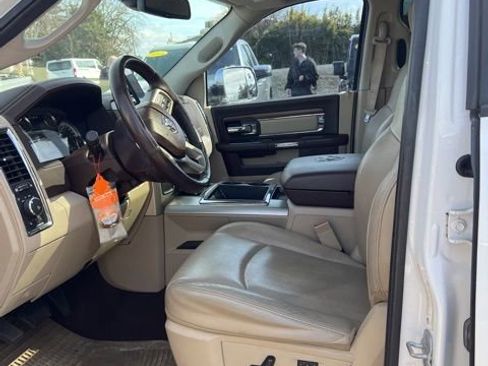 Used 2014 RAM 2500 Laramie image 5