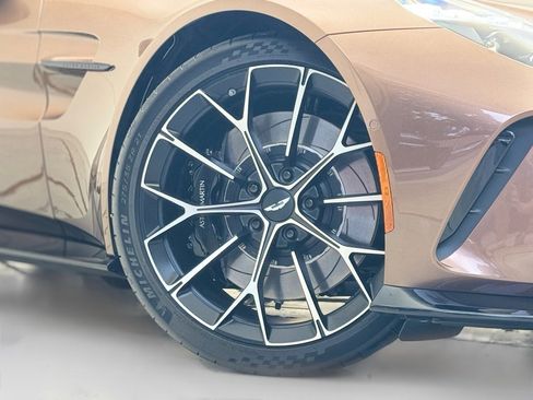 New 2025 Aston Martin V8 Vantage Coupe image 8