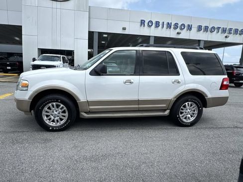 Used 2014 Ford Expedition XLT w/ Equipment Group 202A RWD image 8
