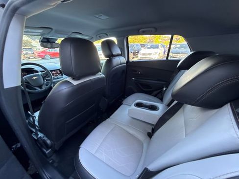Used 2021 Chevrolet Trax LT image 36