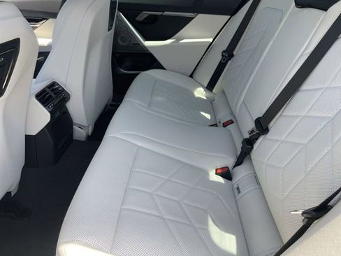 Used 2025 BMW 530i RWD image 16