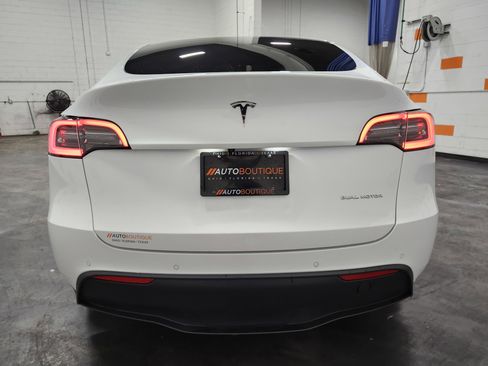 Used 2021 Tesla Model Y Long Range image 16