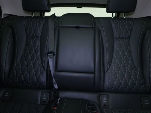 Used 2022 Buick Envision Avenir w/ Technology Package II FWD image 22