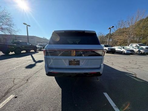 New 2025 Lincoln Navigator L Reserve image 8