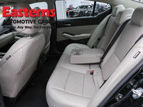 Used 2024 Nissan Altima 2.5 SL AWD/4WD image 21