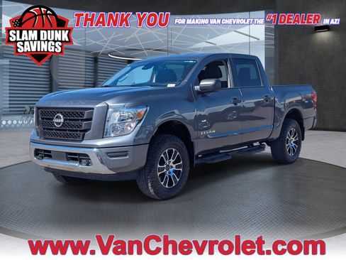 Used 2024 Nissan Titan SV image 1