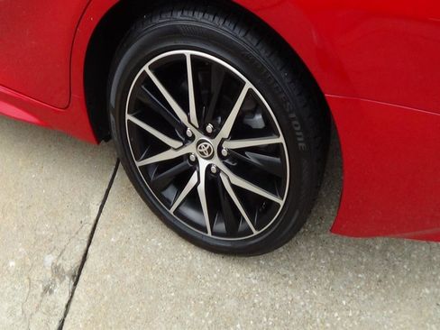 Used 2024 Toyota Camry SE image 9