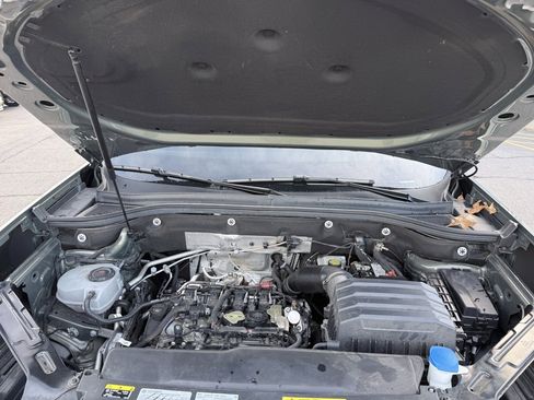 Used 2024 Volkswagen Atlas Peak Edition SE image 33