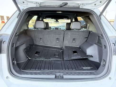 Used 2022 Chevrolet Equinox RS w/ LPO, Floor Liner Package image 7