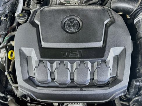 Used 2021 Volkswagen Tiguan SE AWD/4WD image 28