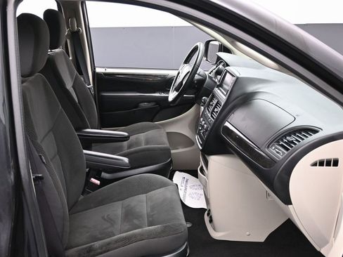 Used 2017 Dodge Grand Caravan SE w/ Power Window Group image 34