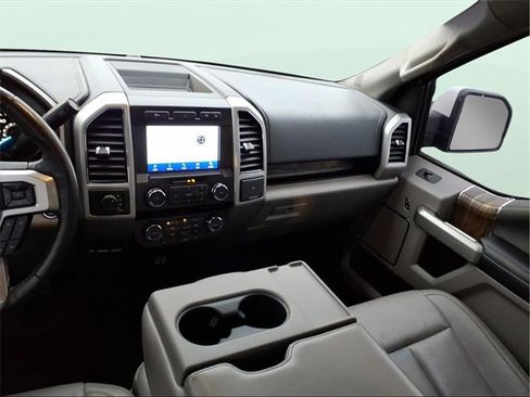 Used 2020 Ford F150 Lariat image 9