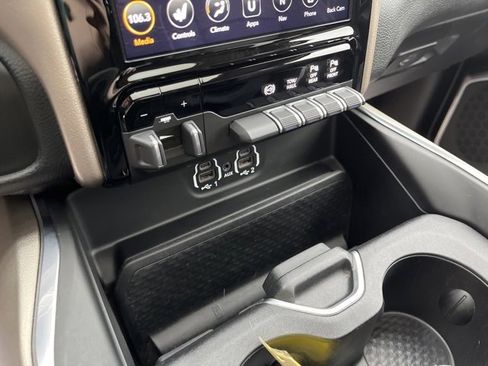 Used 2020 RAM 3500 Laramie image 15