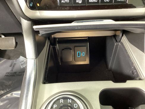 Used 2023 Ford Explorer XLT w/ Equipment Group 202A AWD/4WD image 30