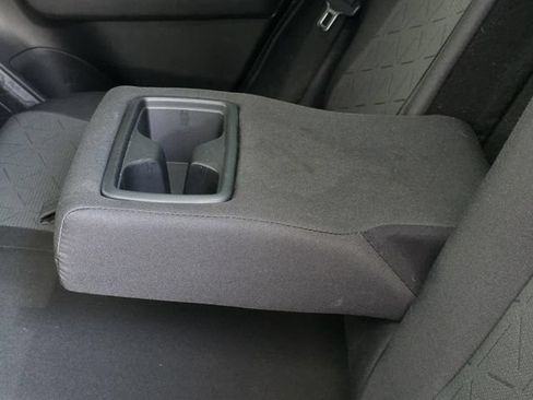 Used 2020 Toyota RAV4 XLE w/ Convenience Package FWD image 11