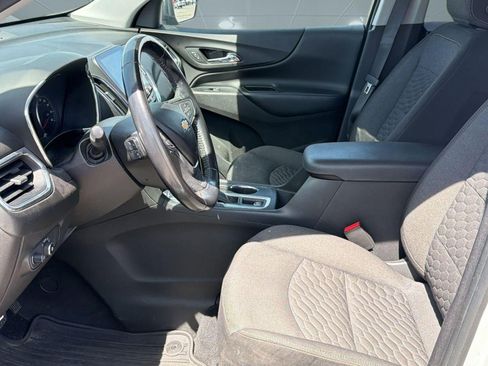 Used 2018 Chevrolet Equinox LT w/ Sun & Infotainment Package image 5