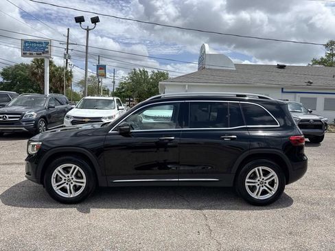 Used 2021 Mercedes-Benz GLB 250 w/ Premium Package image 4