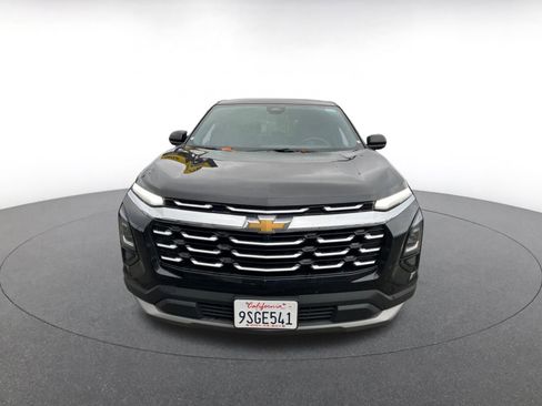 Used 2025 Chevrolet Equinox LT image 2