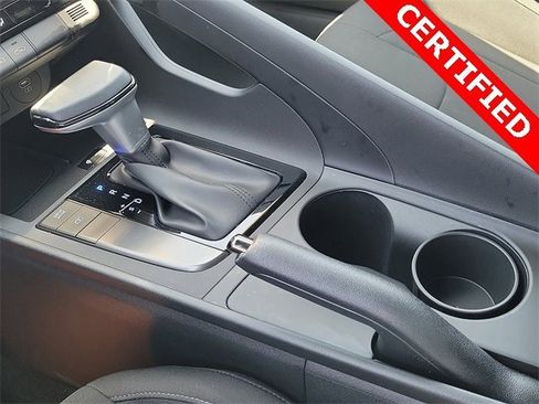 Used 2025 Hyundai Elantra Sport image 12