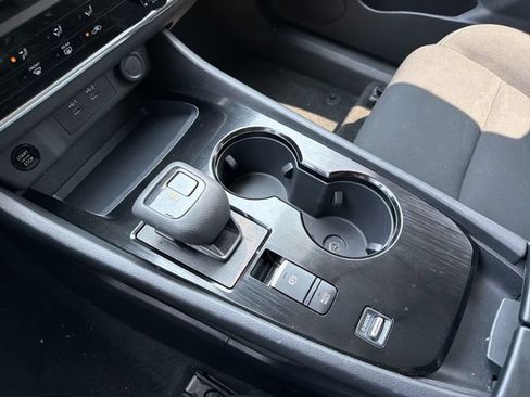 Used 2026 Nissan Rogue S FWD image 17