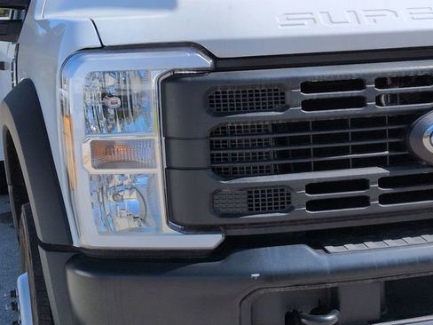 New 2025 Ford F550 4x4 Crew Cab Super Duty image 9