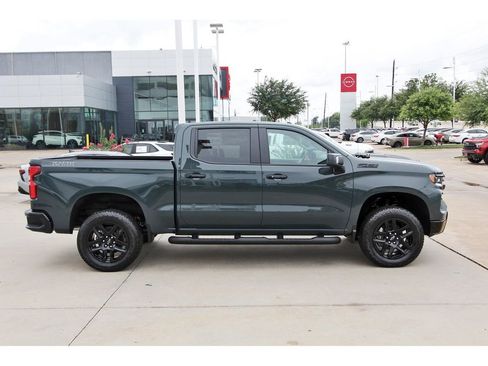 Used 2026 Chevrolet Silverado 1500 LT Trail Boss w/ LT Trail Boss Premium Package AWD/4WD image 5