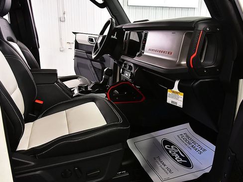 New 2026 Ford Bronco Outer Banks w/ Sasquatch Package AWD/4WD image 30