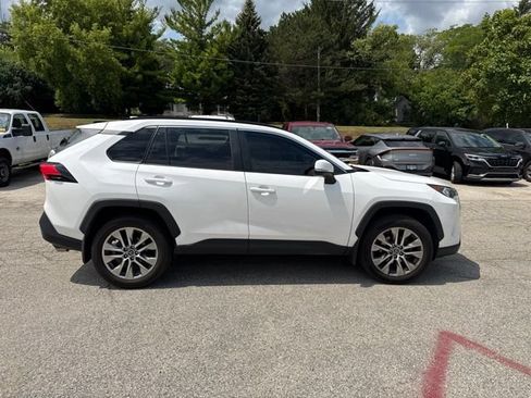 Used 2020 Toyota RAV4 XLE Premium AWD/4WD image 4