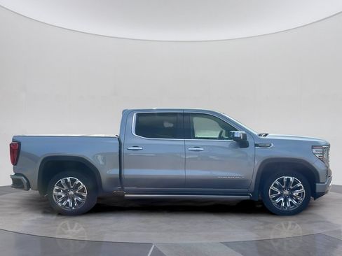 Used 2023 GMC Sierra 1500 Denali w/ Denali Reserve Package AWD/4WD image 8