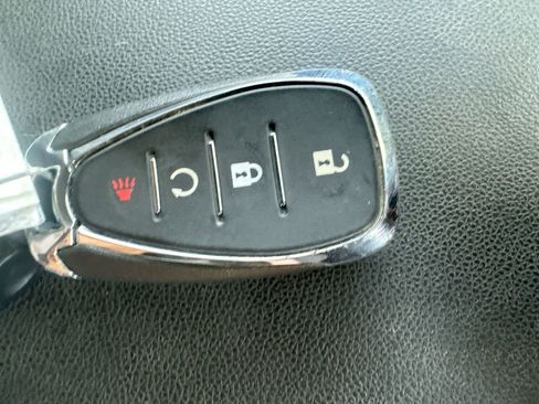 Used 2025 Chevrolet Trax LT w/ LT Convenience Package FWD image 28