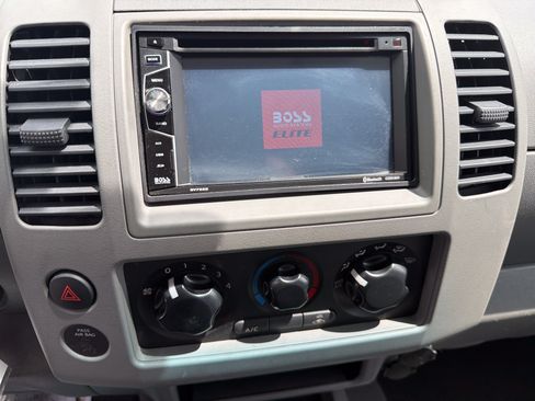 Used 2006 Nissan Frontier XE w/ (G01) XE Preferred Pkg RWD image 19