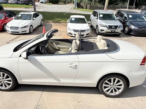 Used 2012 Volkswagen Eos Komfort FWD image 7