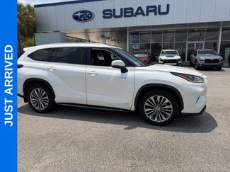 Used 2021 Toyota Highlander Platinum AWD/4WD video 1