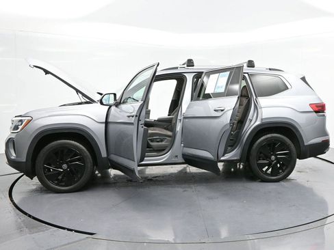 Used 2024 Volkswagen Atlas SEL AWD/4WD image 4