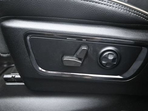 Used 2022 RAM 1500 Limited w/ Body-Colour Bumper Group AWD/4WD image 17