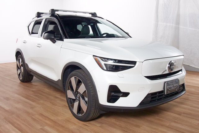 Used 2023 Volvo XC40 Recharge Ultimate w/ Protection Package Premier AWD/4WD image 3